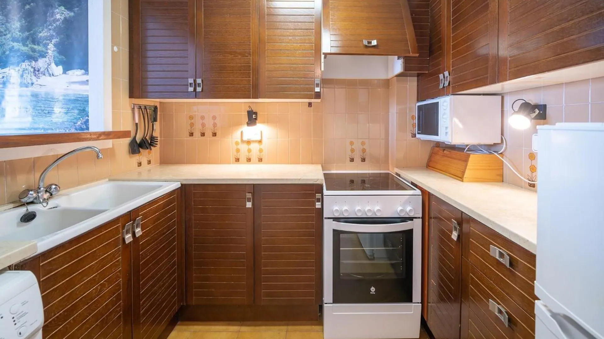 The Apartment Has An Excellent Location To The Marina Of L' Escala 西班牙