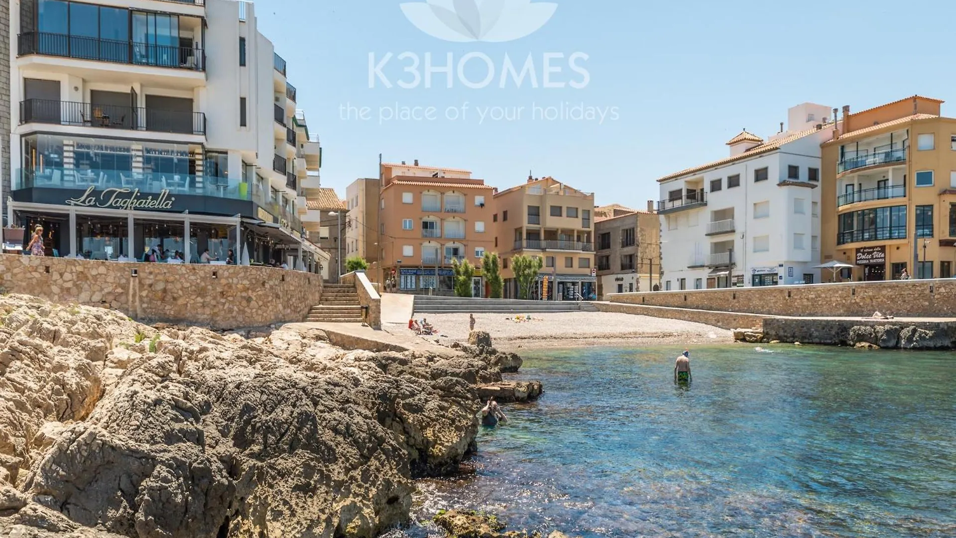 The Apartment Has An Excellent Location To The Marina Of L' Escala